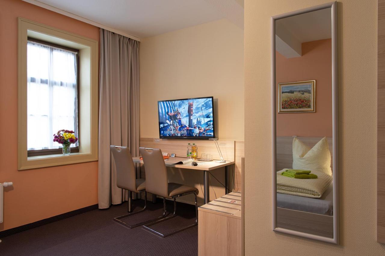Pension-Cafe-Libelle Elxleben bei Arnstadt ภายนอก รูปภาพ